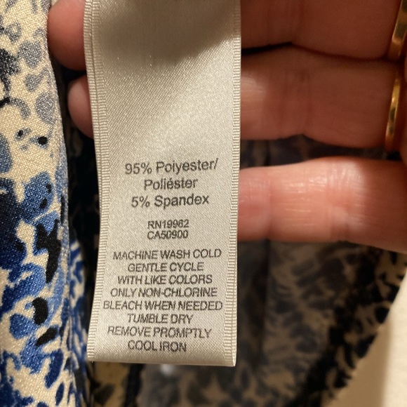 VanHeusen blouse. Ladies Lg. Like new!! - Picture 5 of 7